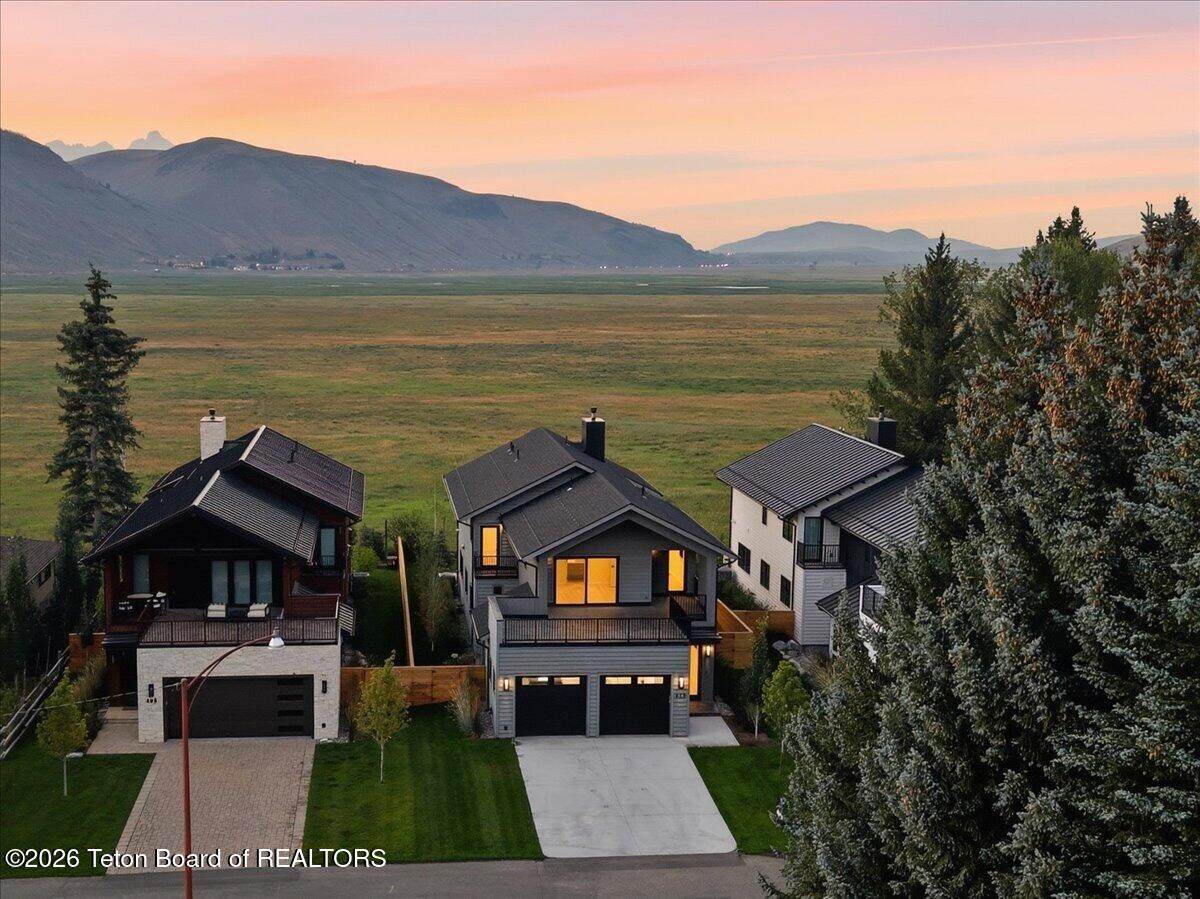 415 Teton Avenue - Photo 1