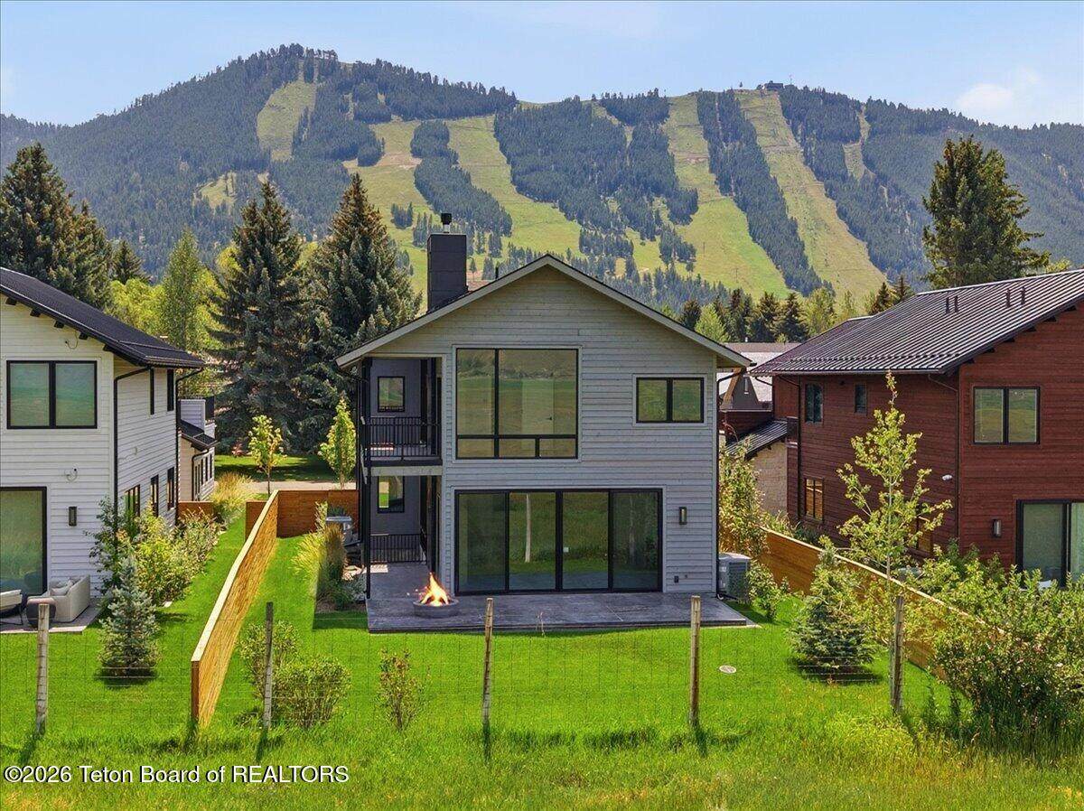 https://bt-photos.global.ssl.fastly.net/teton/orig_boomver_3_26-940-2.jpg