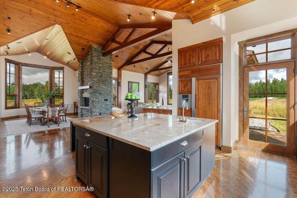 https://bt-photos.global.ssl.fastly.net/teton/orig_boomver_12_25-2542-2.jpg
