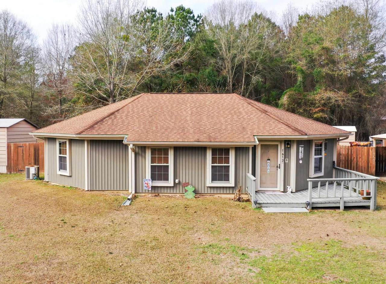 1613 Greenwood Dr - Photo 1