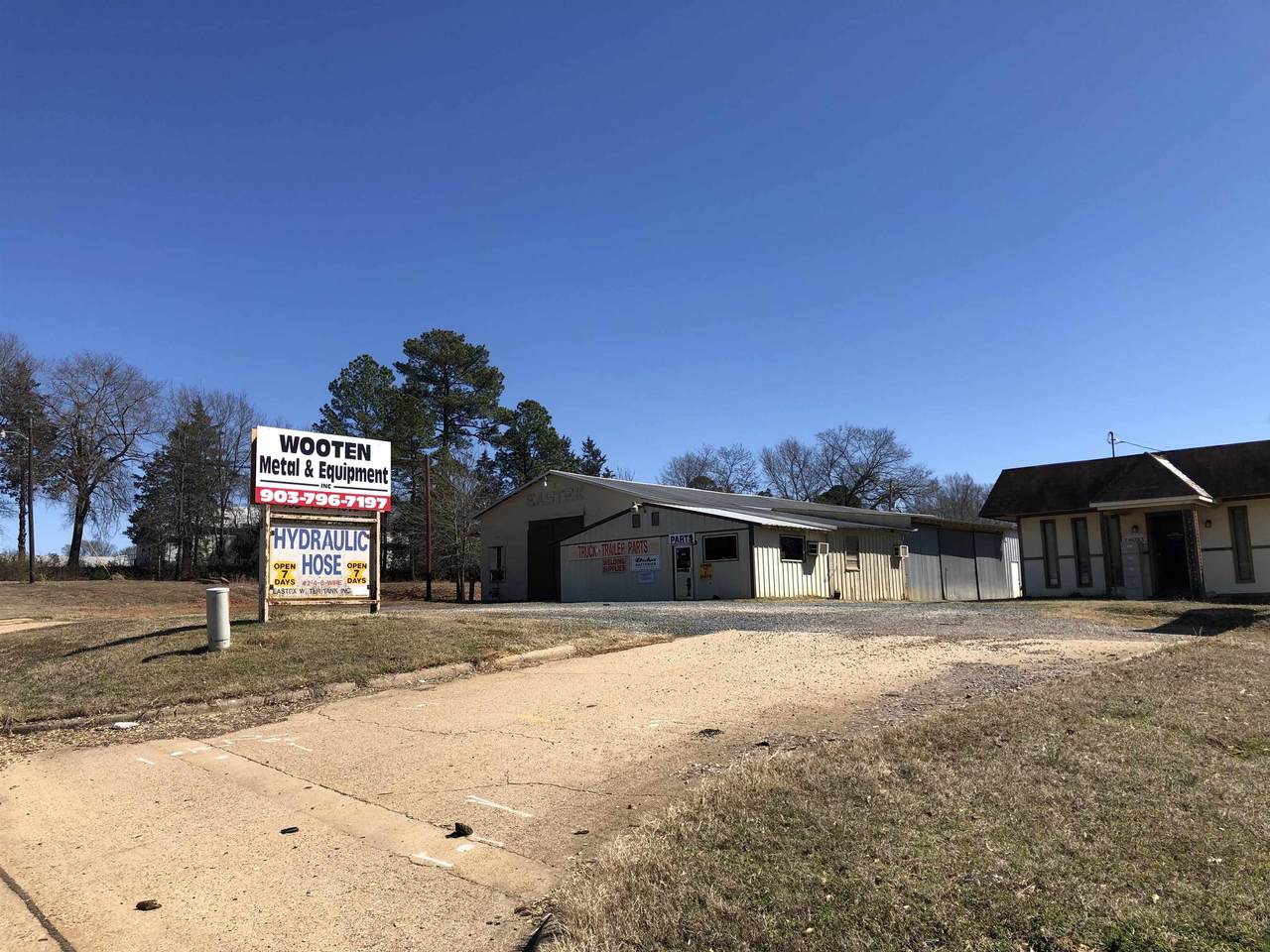 1006 Hwy 59 - Photo 1