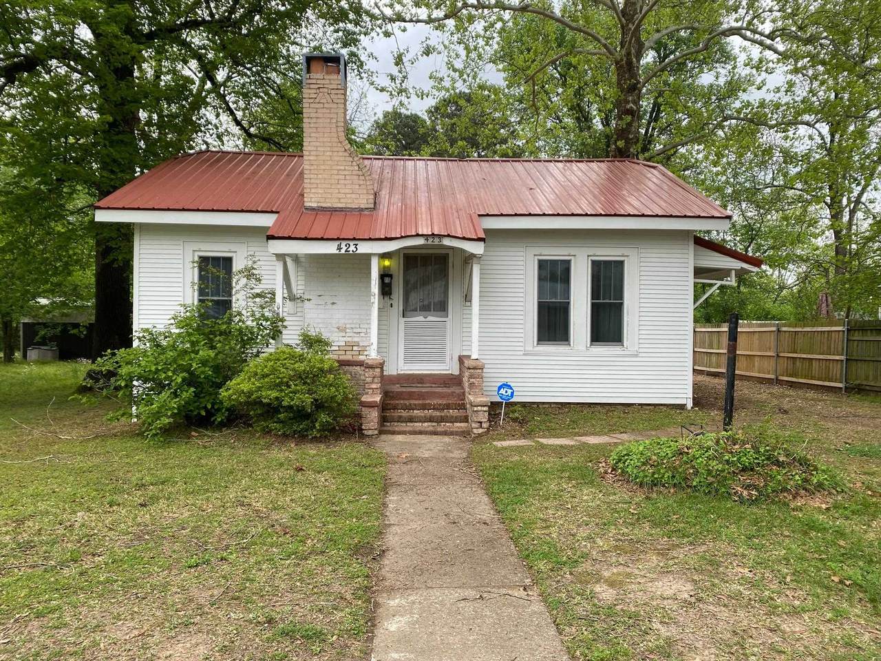 423 Runnels Street - Photo 1