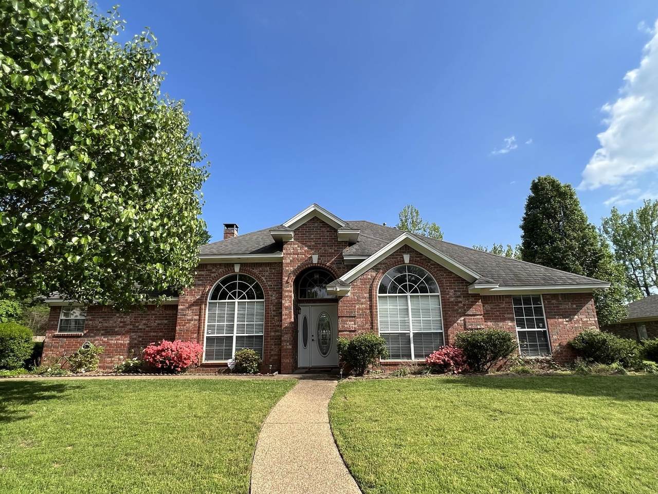135 Westline - Photo 1