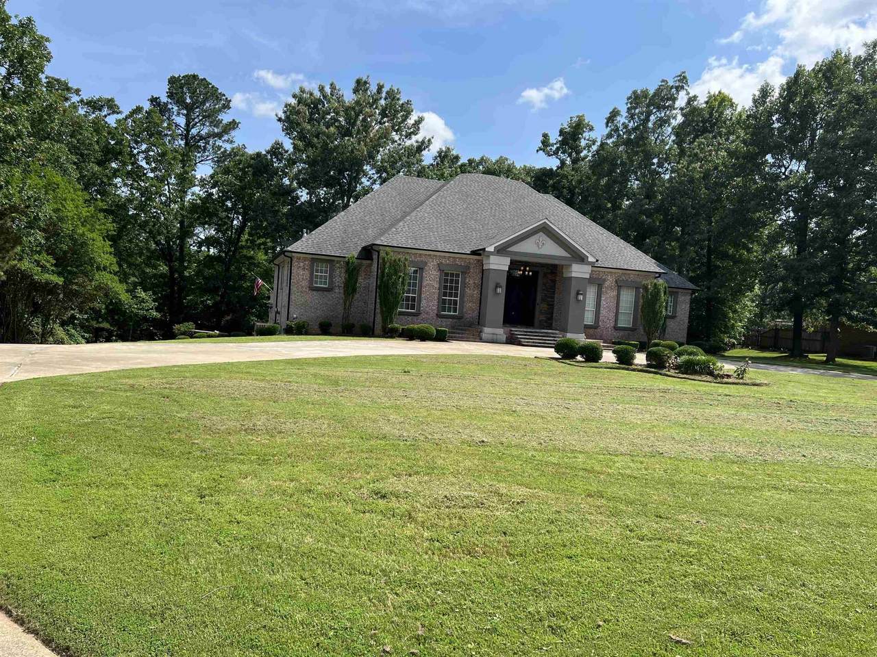 3910 Water Oak - Photo 1