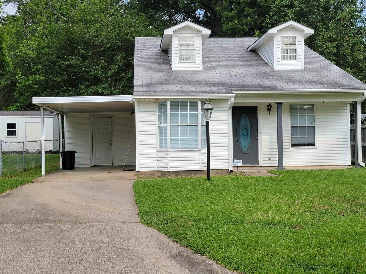 4114 Julie Circle - Photo 1