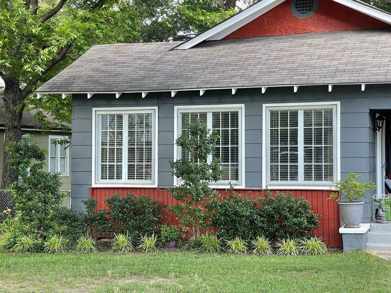 2310 Pecan - Photo 1