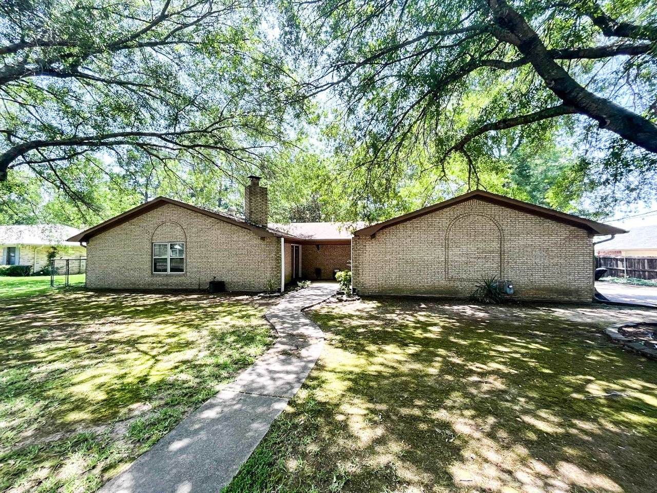 108 Shumaker - Photo 1