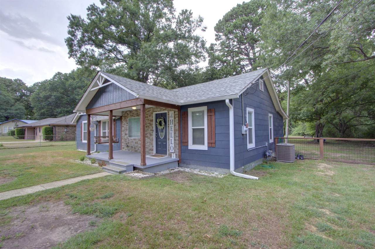 604 Wade - Photo 1
