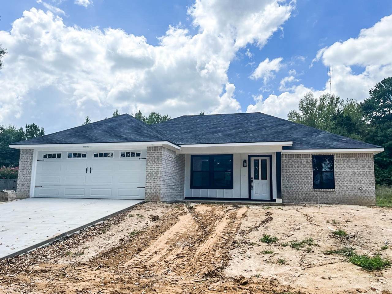 111 Hickory Dr - Photo 1