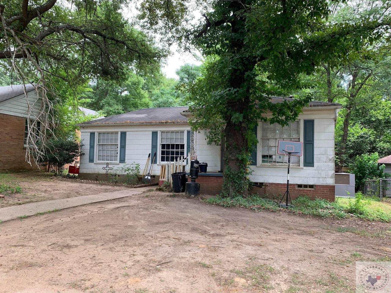1516 Locust - Photo 1