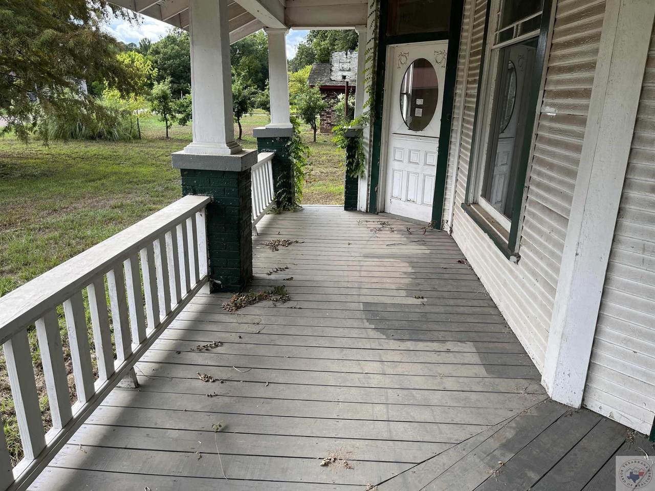 610 Park Ave - Photo 1