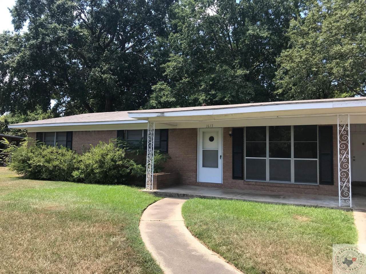 1613 Kings Hwy - Photo 1