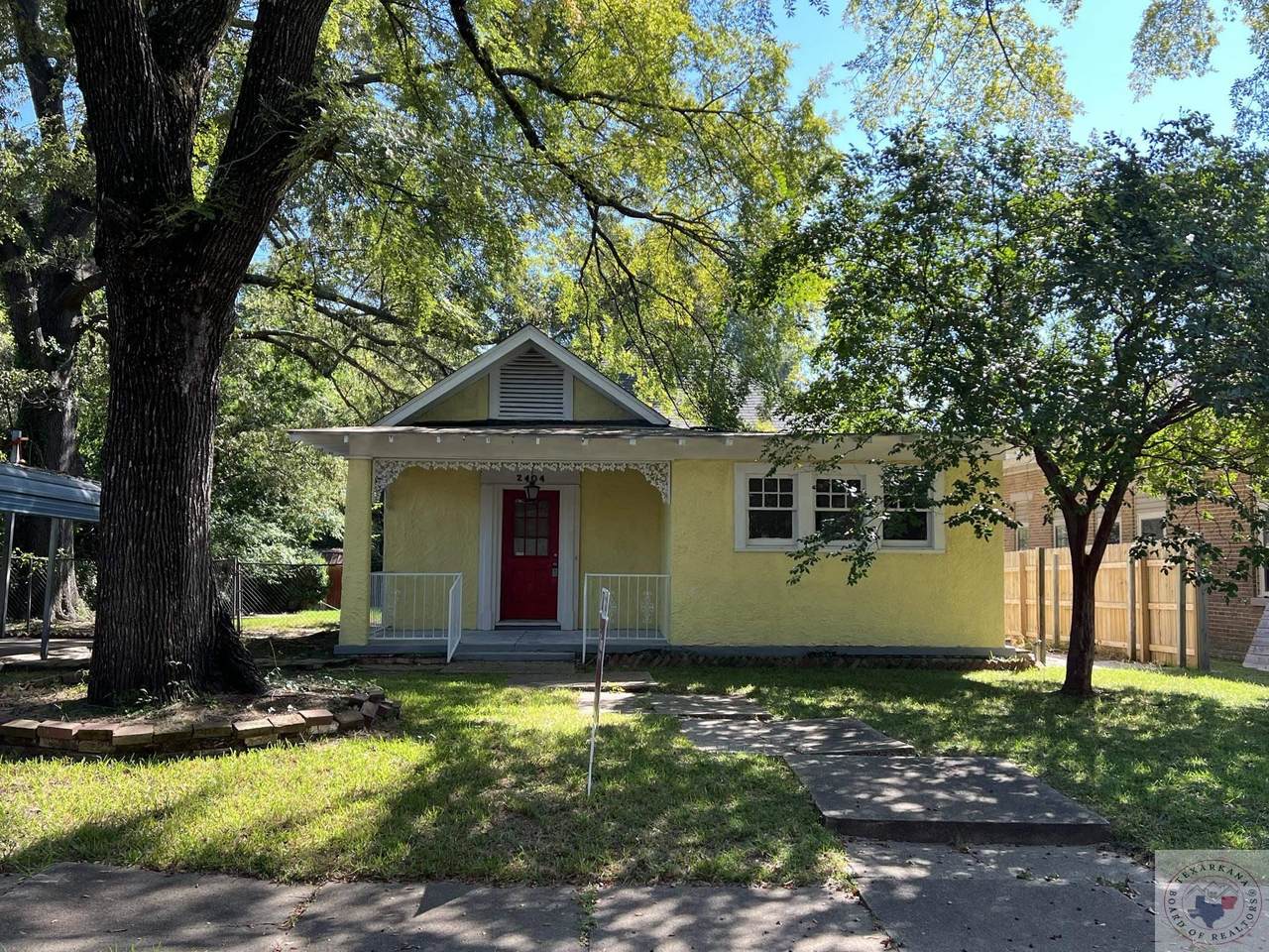 2404 Pecan - Photo 1