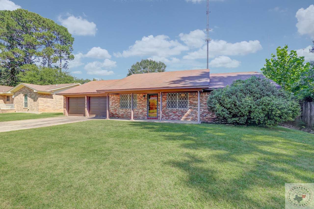 1606 Rosewood St - Photo 1