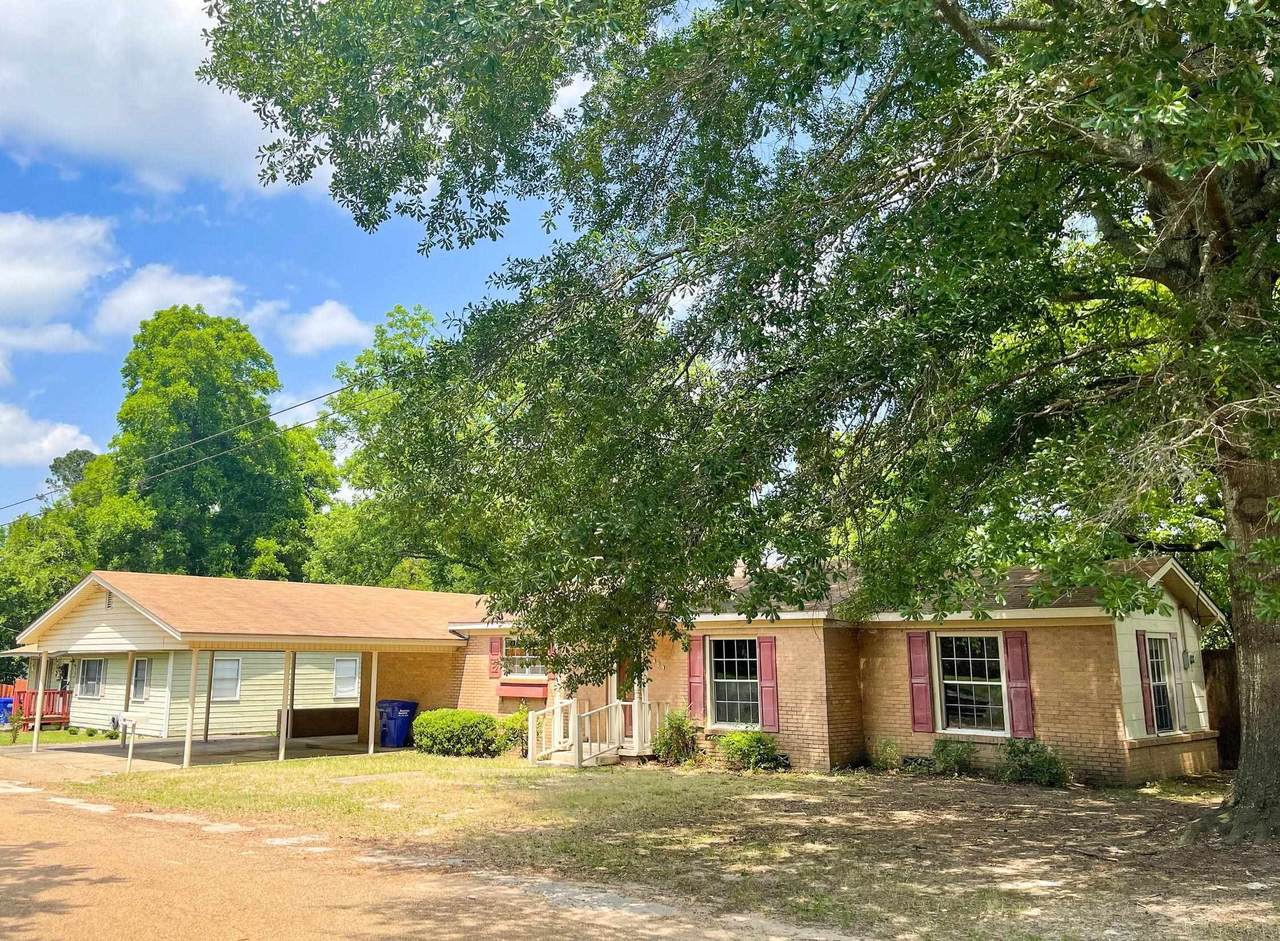 409 Oak Street - Photo 1