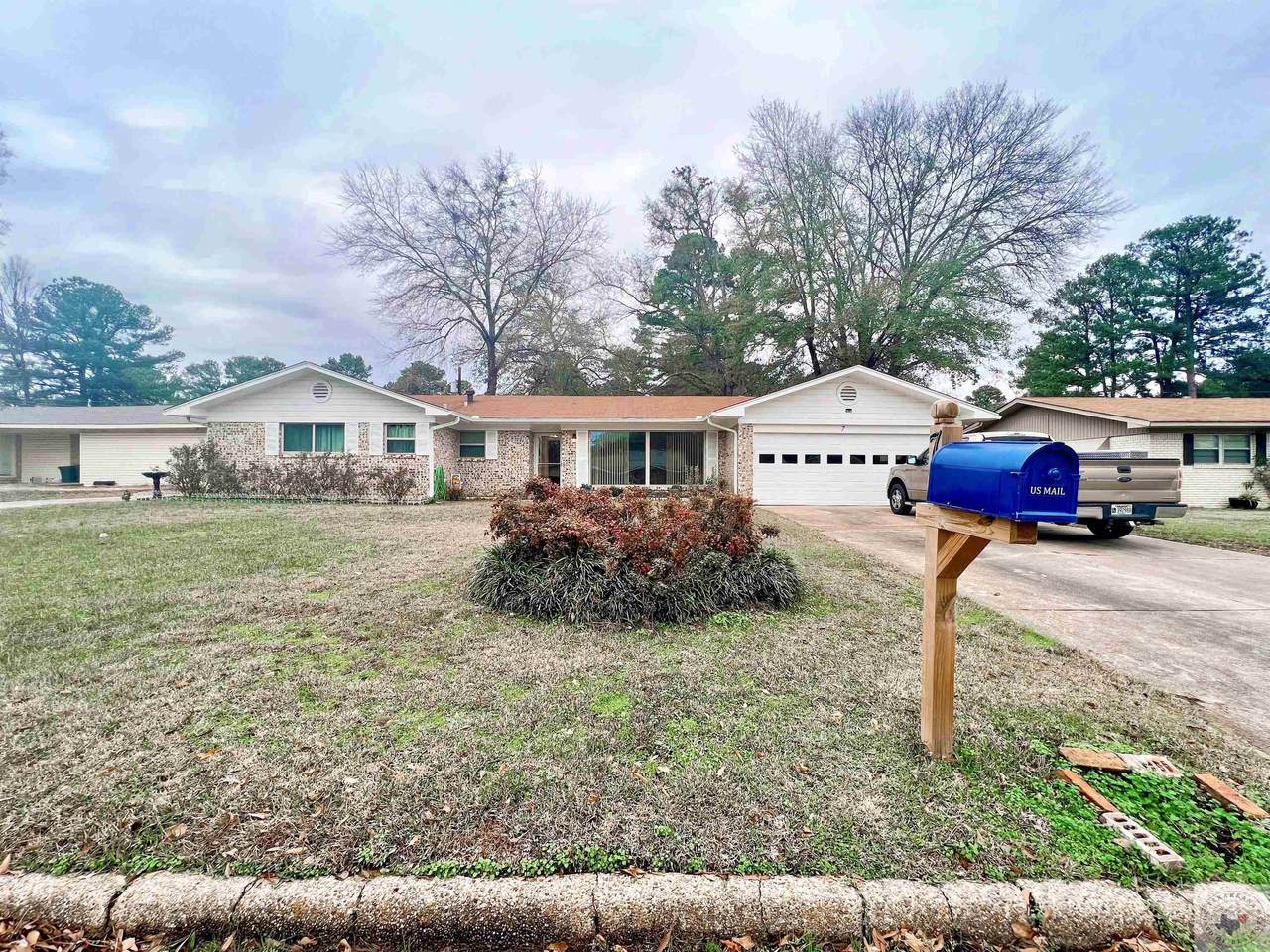 7 Green Acre Dr - Photo 1