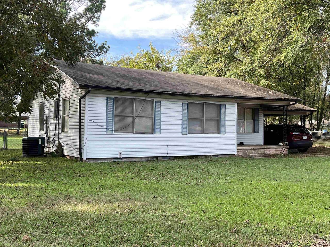 111 Davis - Photo 1