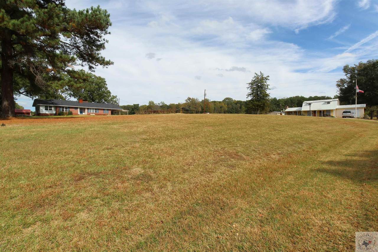 8530 Fm 561 - Photo 1