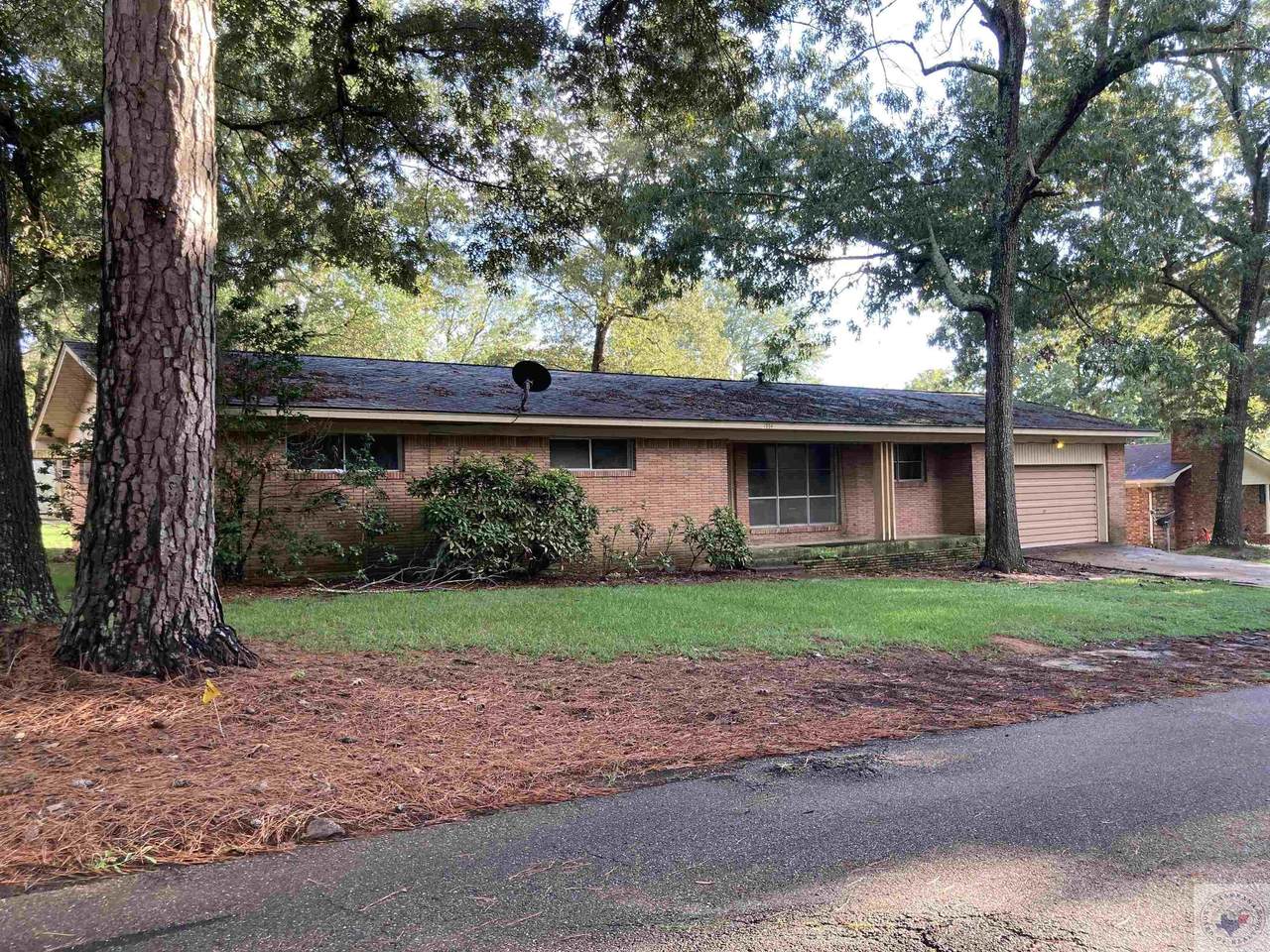 1004 Brookhaven Dr - Photo 1