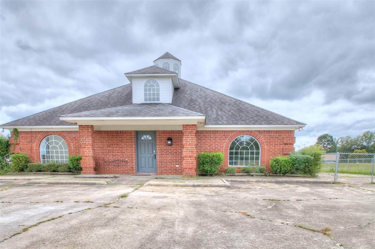 404 Sunset St - Photo 1