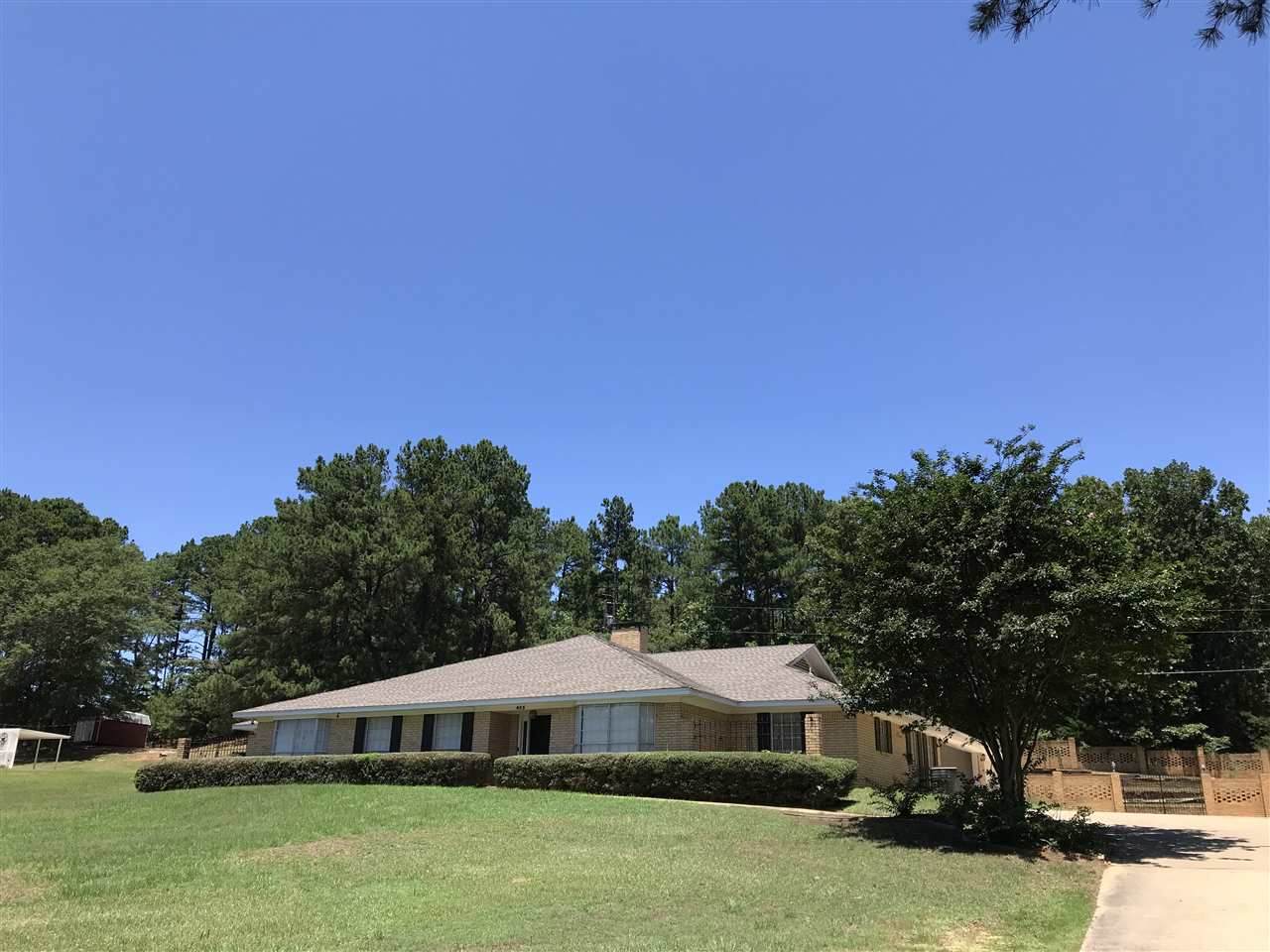 405 Pinecrest - Photo 1