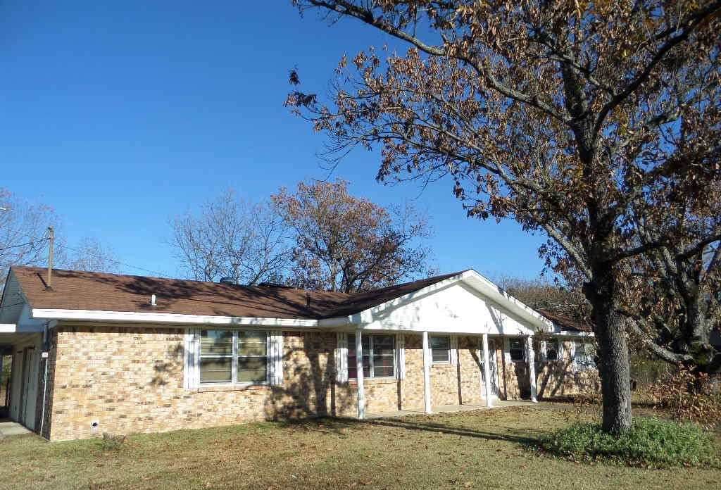560 Locust - Photo 1