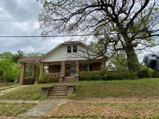 903 11Th St - Photo 1