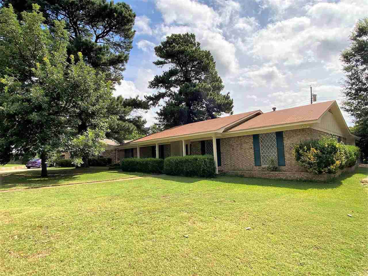 10 Holiday Ln - Photo 1