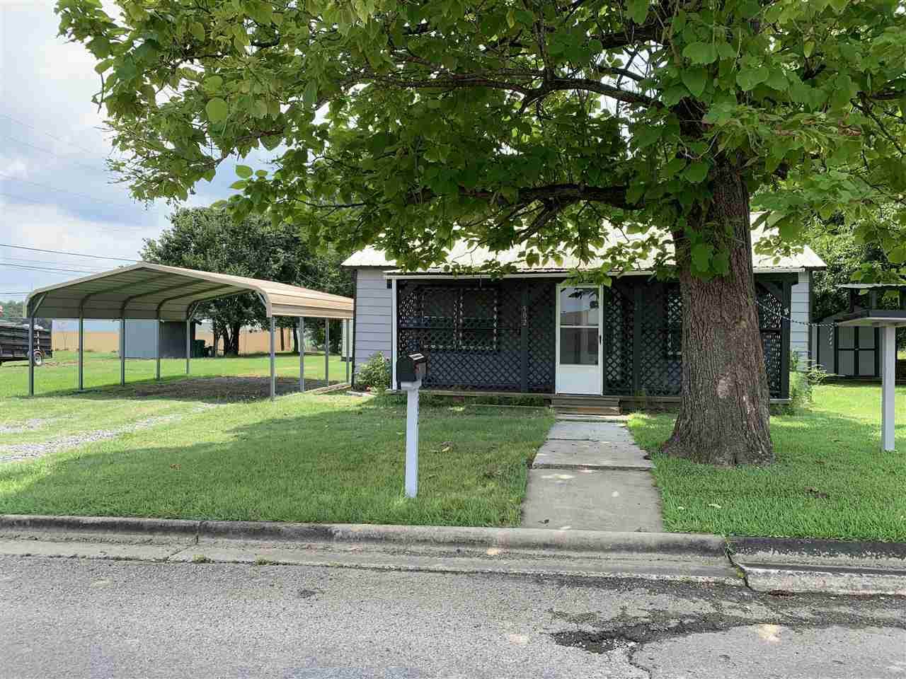502 Lion Dr - Photo 1
