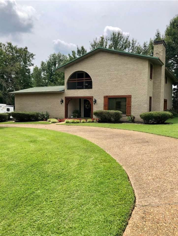 209 Ouachita - Photo 1