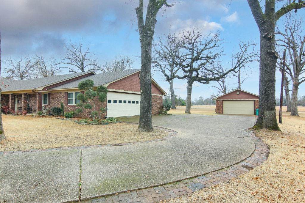 315 Bell - Photo 1