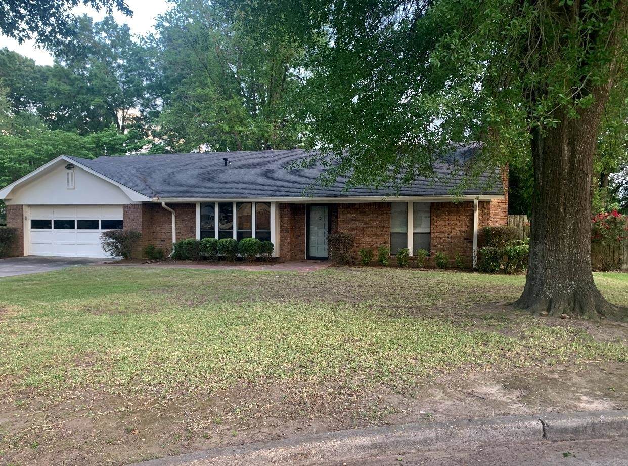 216 Edgewood Cir. - Photo 1