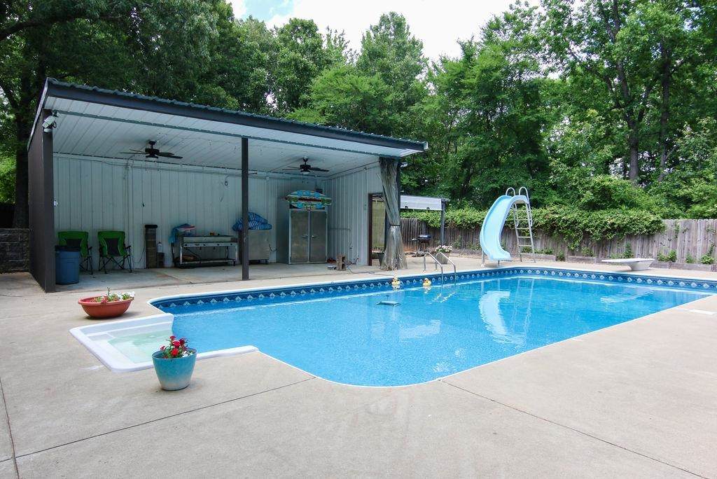 605 Lakeridge Cir - Photo 1