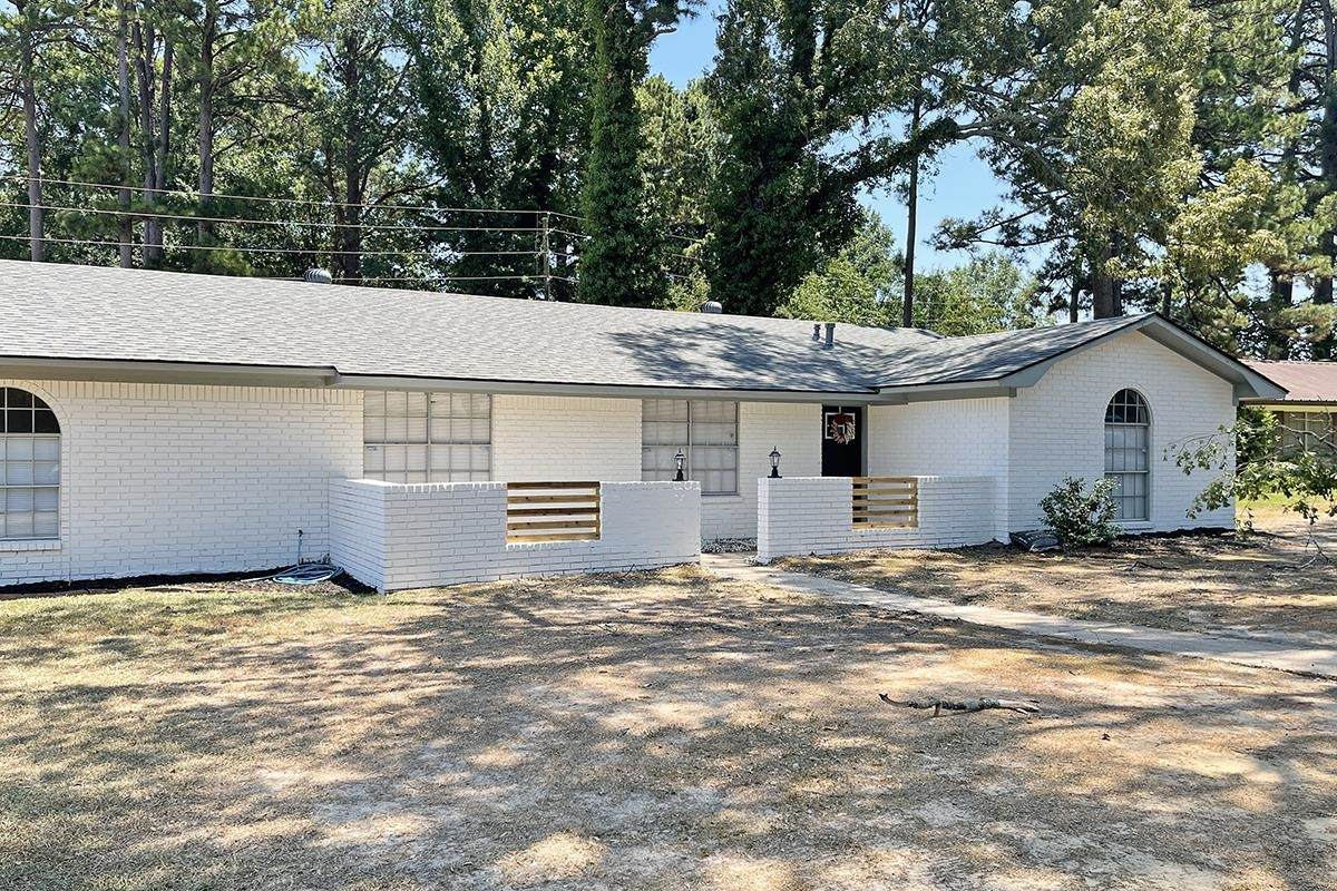 816 Hawkins Ave - Photo 1