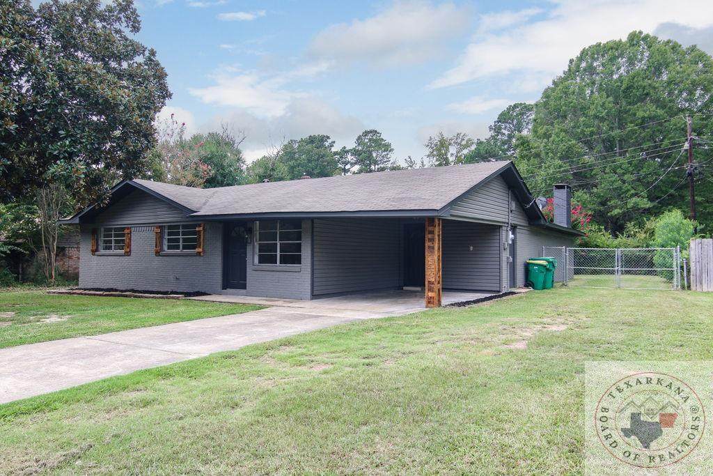 1611 Rosewood - Photo 1