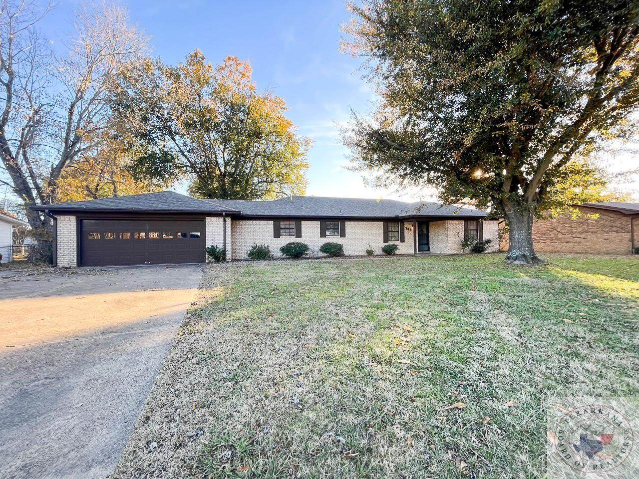 709 Anderson - Photo 1