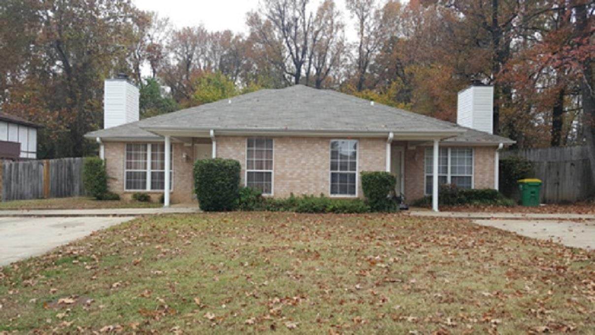 701/703 Champion Place - Photo 1