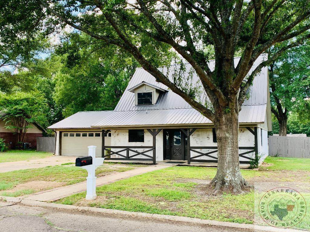 208 Meadow Dr - Photo 1