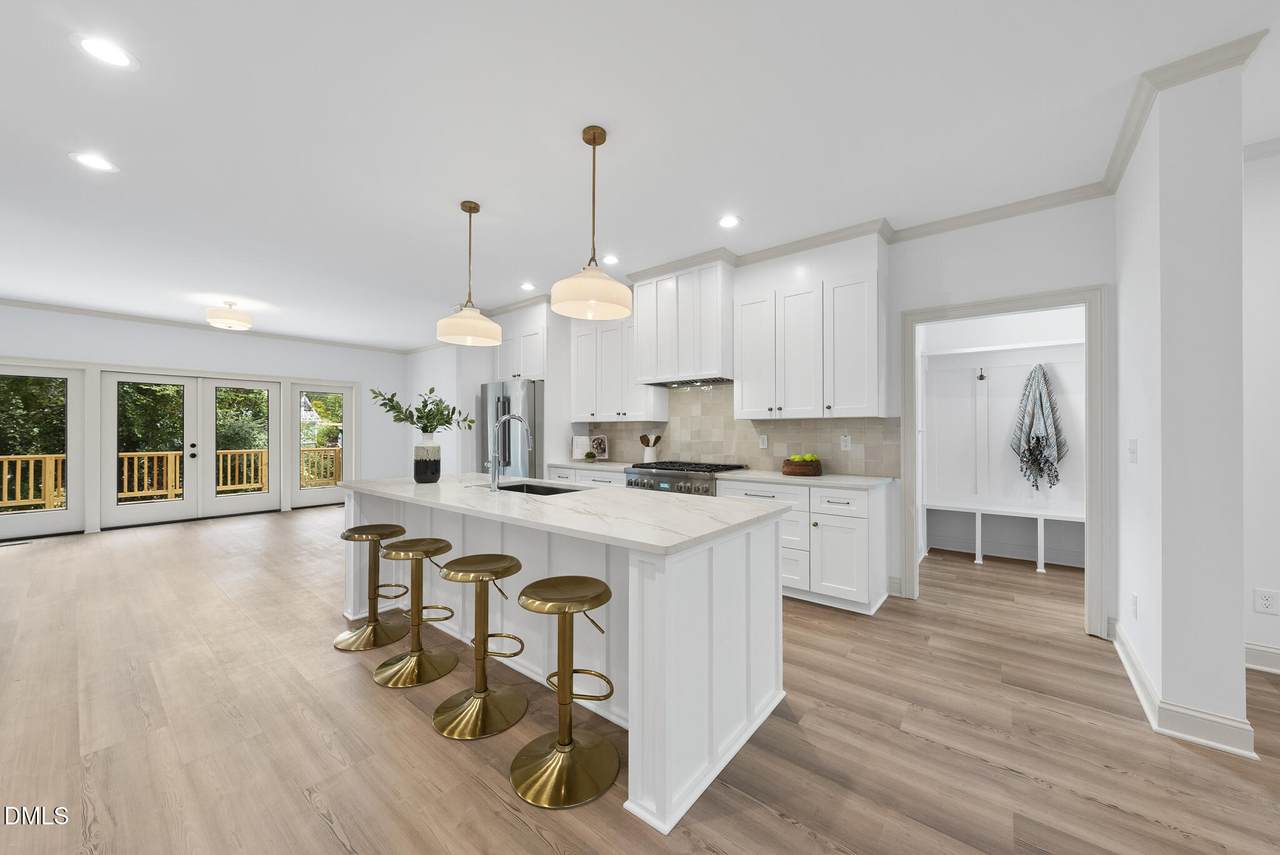 203 Baggett Avenue - Photo 1