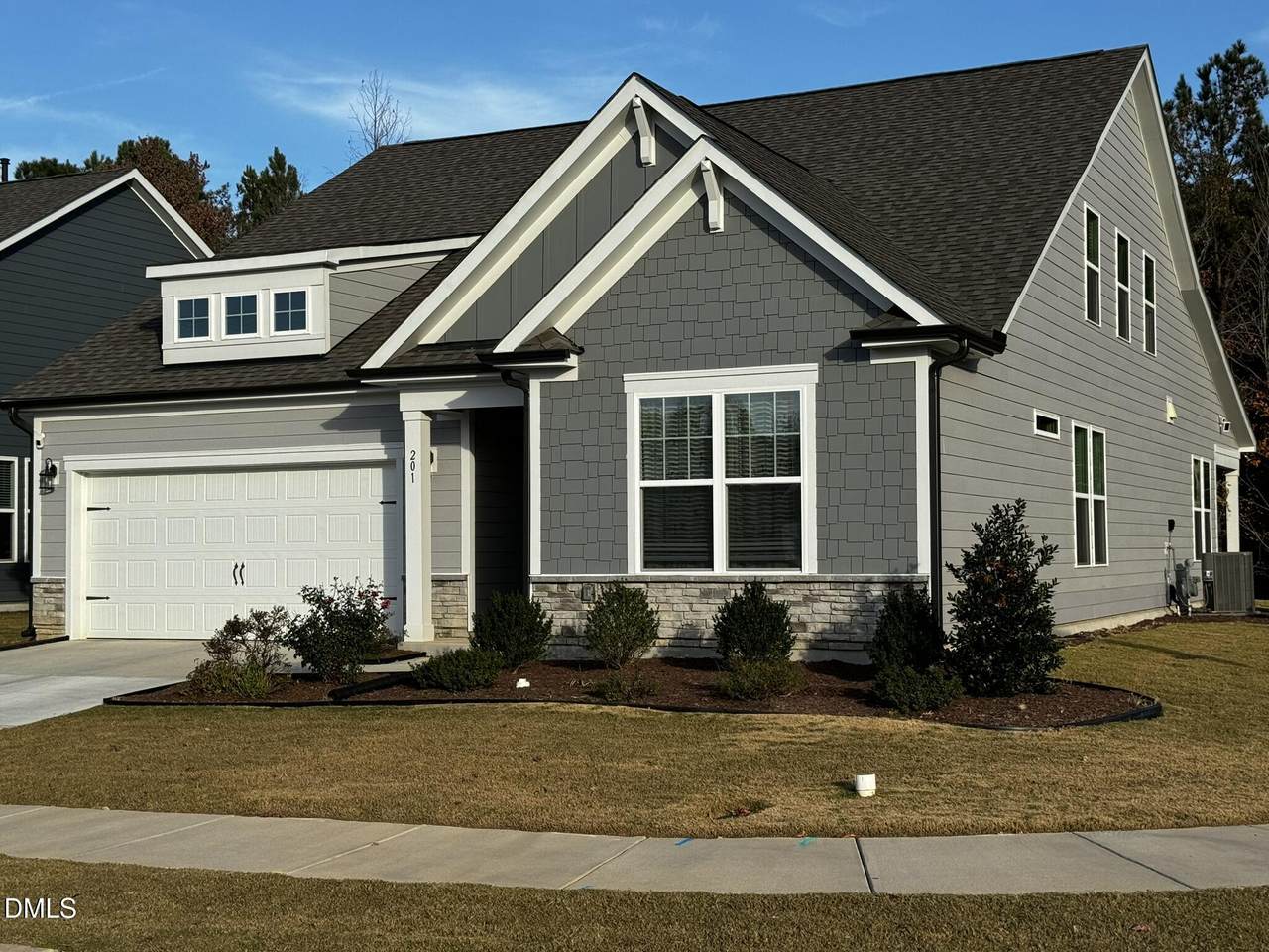 201 Darter Street - Photo 1