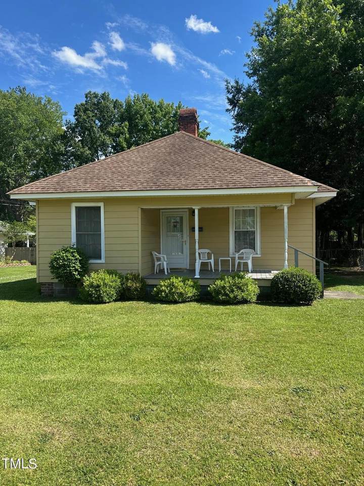 105 E Street - Photo 1