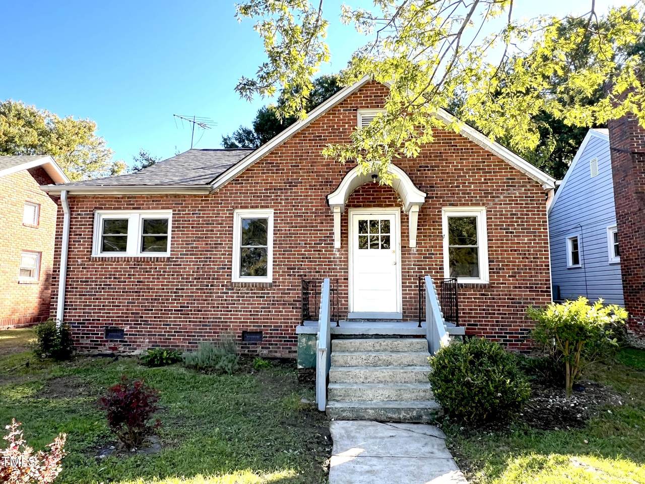 111 113 Highland Avenue - Photo 1