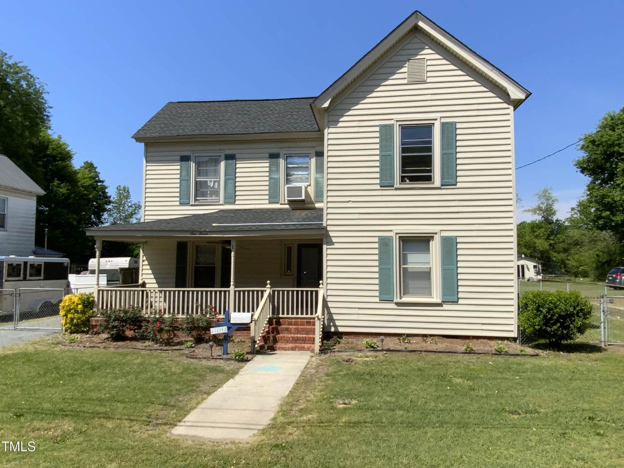 104 16th Street - Photo 1