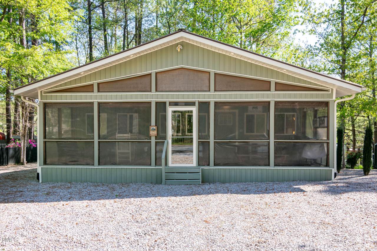 142 Blackhawk Drive - Photo 1