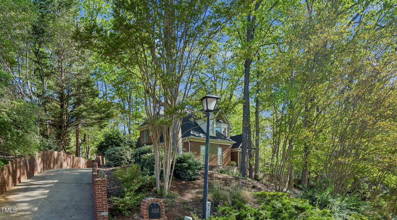 108 Sierra Drive - Photo 1