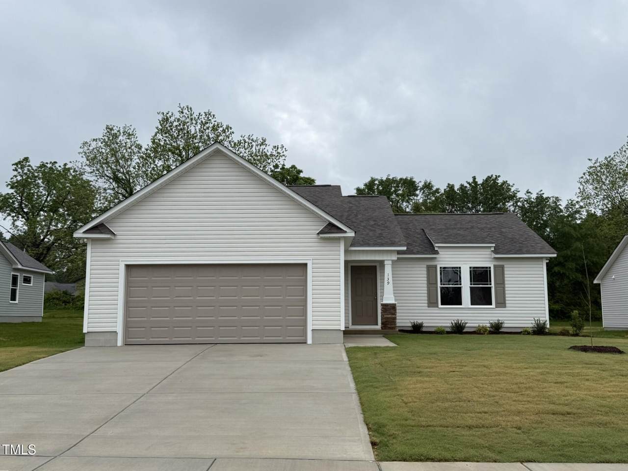 139 Oakfield Trace Drive - Photo 1