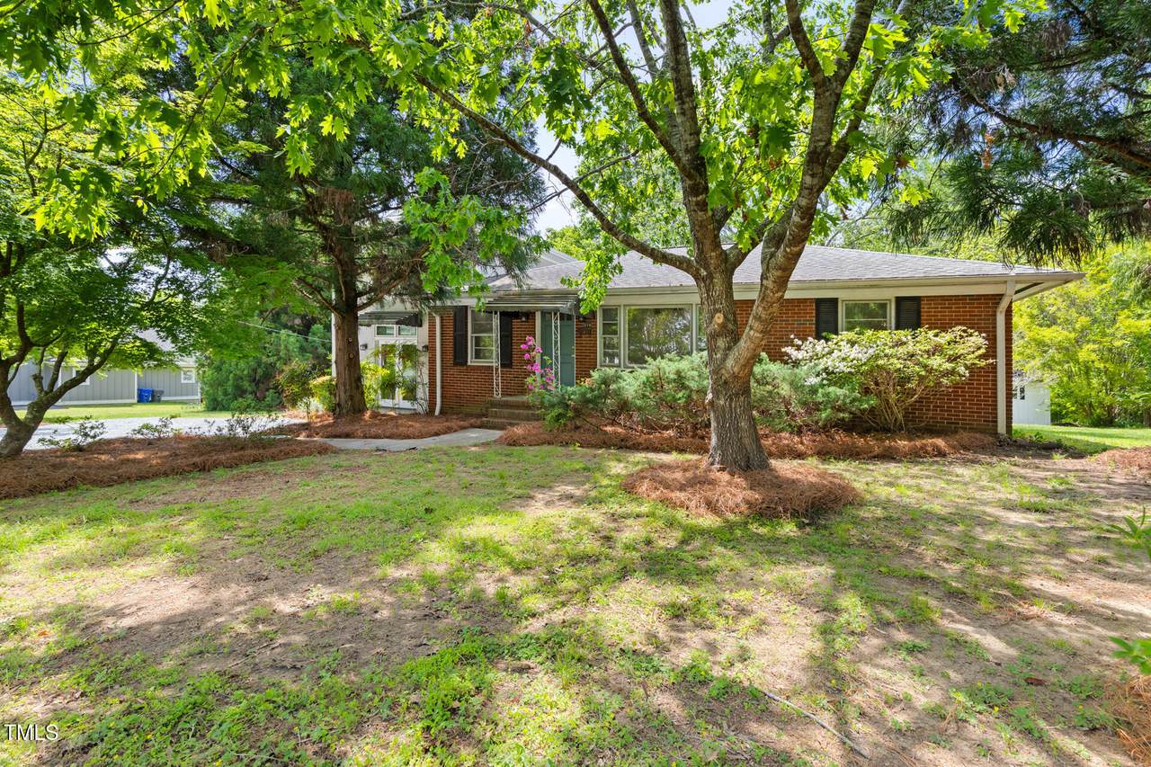 209 Occoneechee Street - Photo 1