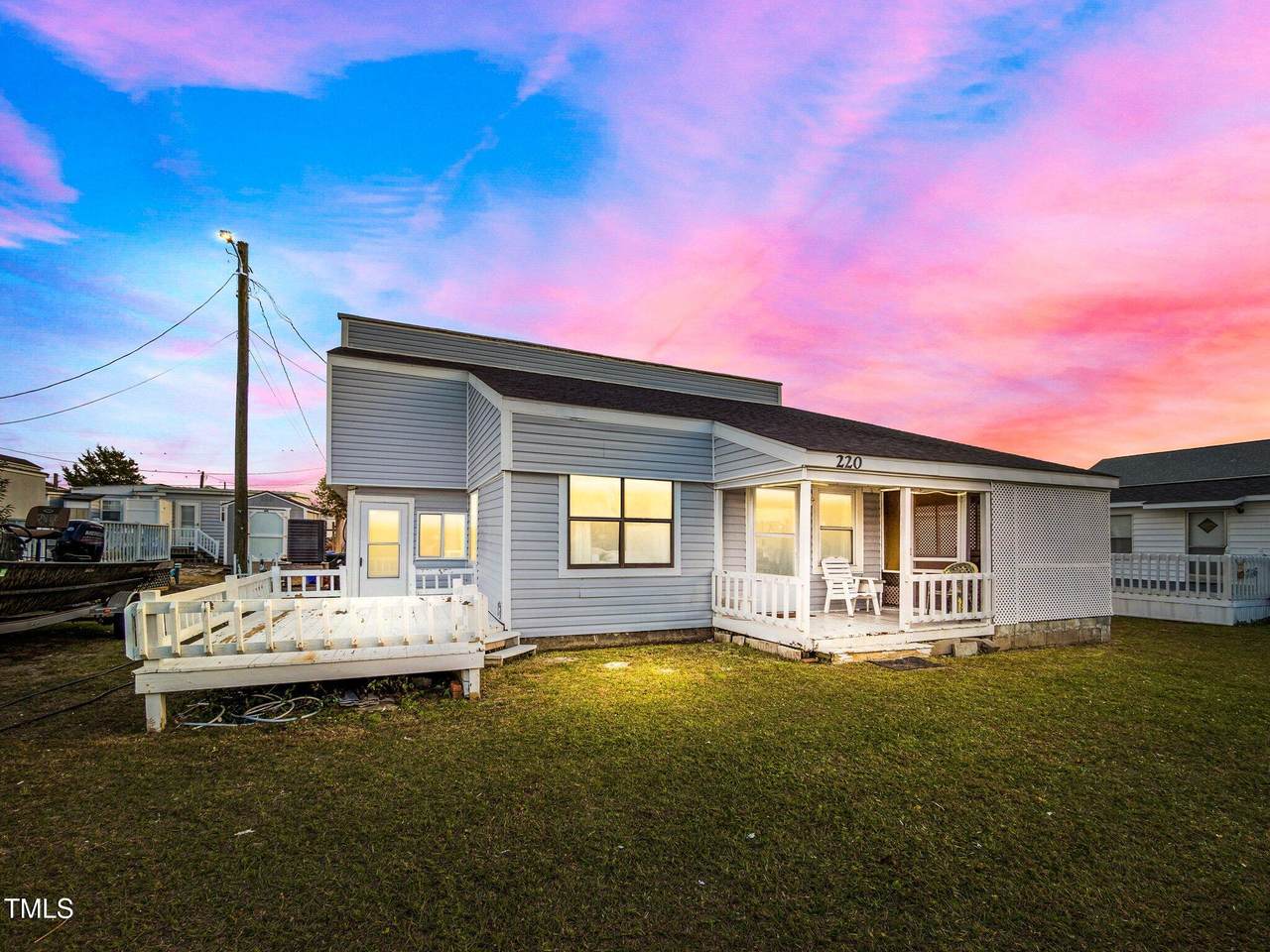 220 Makepeace Lane - Photo 1