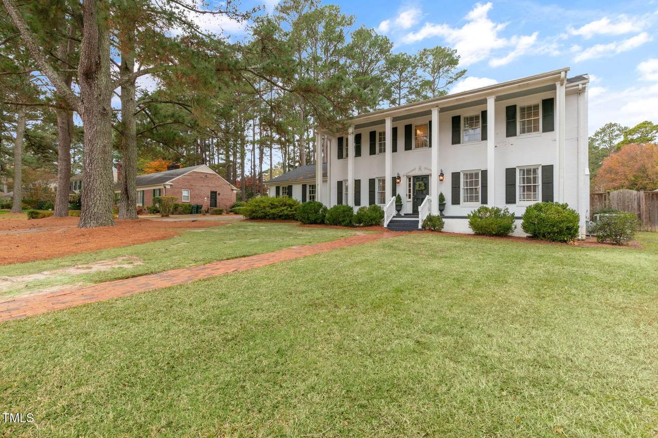 1115 Laurel Lane - Photo 1