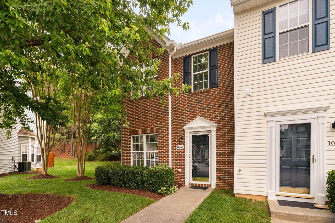 10941 Pendragon Place - Photo 1